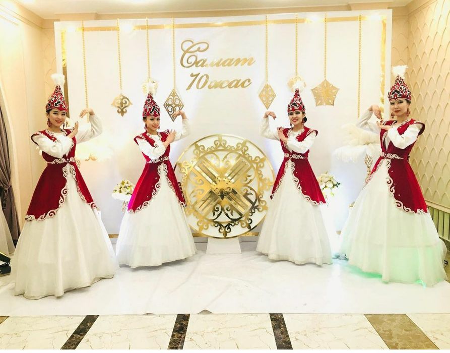 Танцевальные костюмы