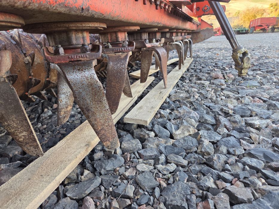 Freza Grapa Rotativa Kuhn HRB 302D