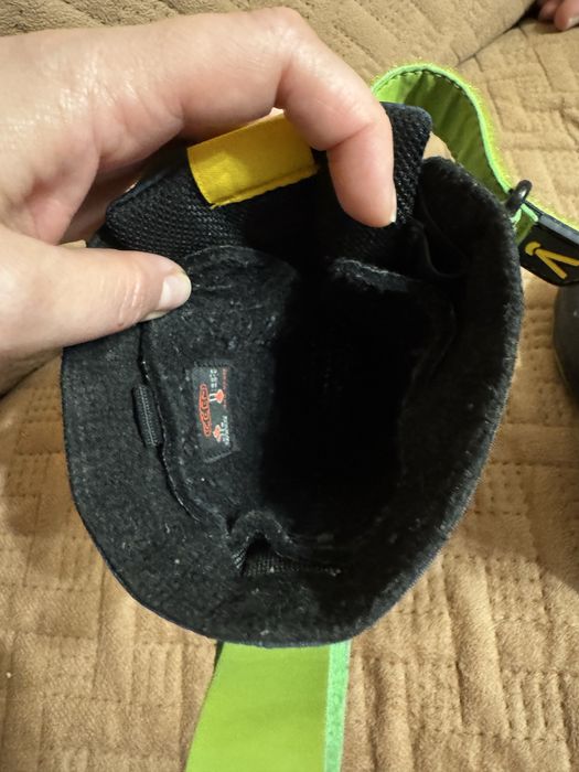 Продам детские сапоги