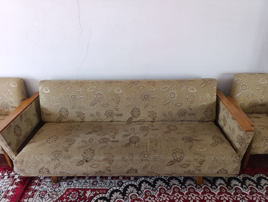 Диван и кресла хороший с