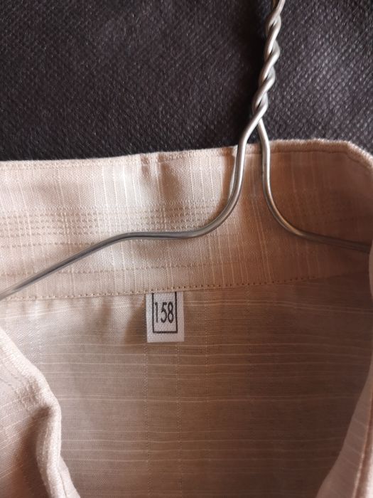 Две мъжки ризи (бяла и бежова)