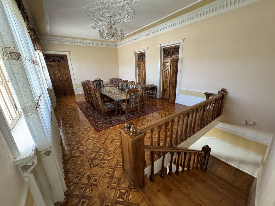 Дом Охунбобоев! Угловой 15 соток по цене земли. Возможен бартер.