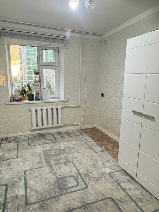 Продам 3х комн кв 11мкр кирпичный дом