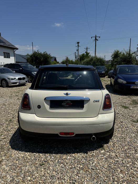 Mini Cooper One 2010 Automat