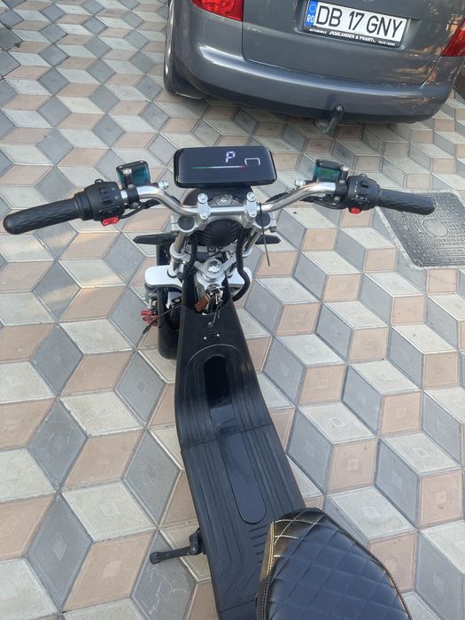 Vand scuter electric