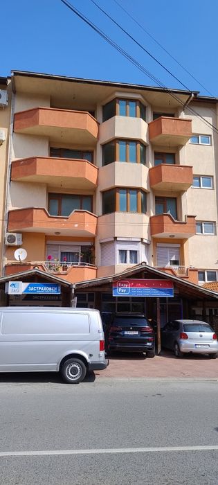 Продавам етаж от кооперация с акт 16 в гр.Петрич