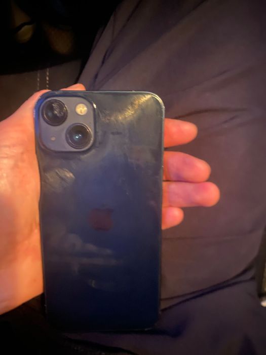 Продам iphone 13 все работает