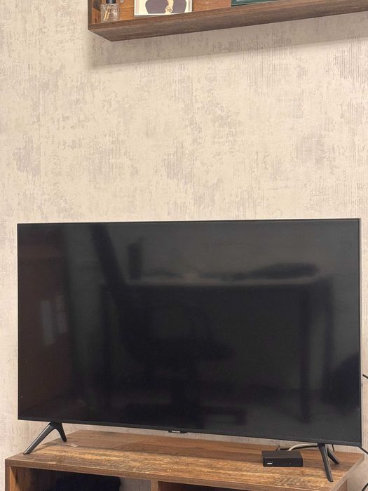 Продавам Samsung 43" Crystal UHD 4K Smart TV (серия CU7100)