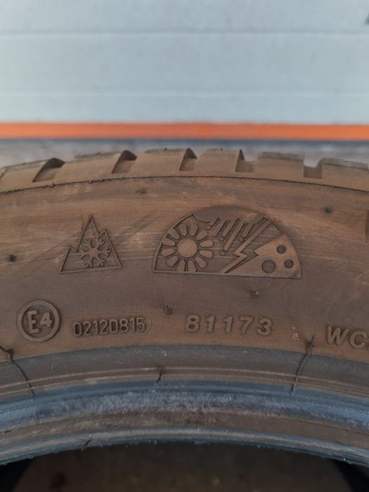 Всесезонни гуми 2 броя BRIDGESTONE WeatherControl A005 235 50 R19 дот 2923