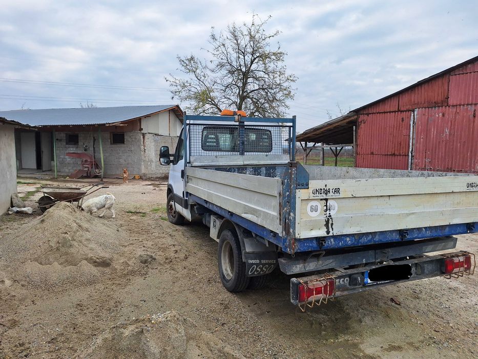 Camioneta IVECO Basculabila