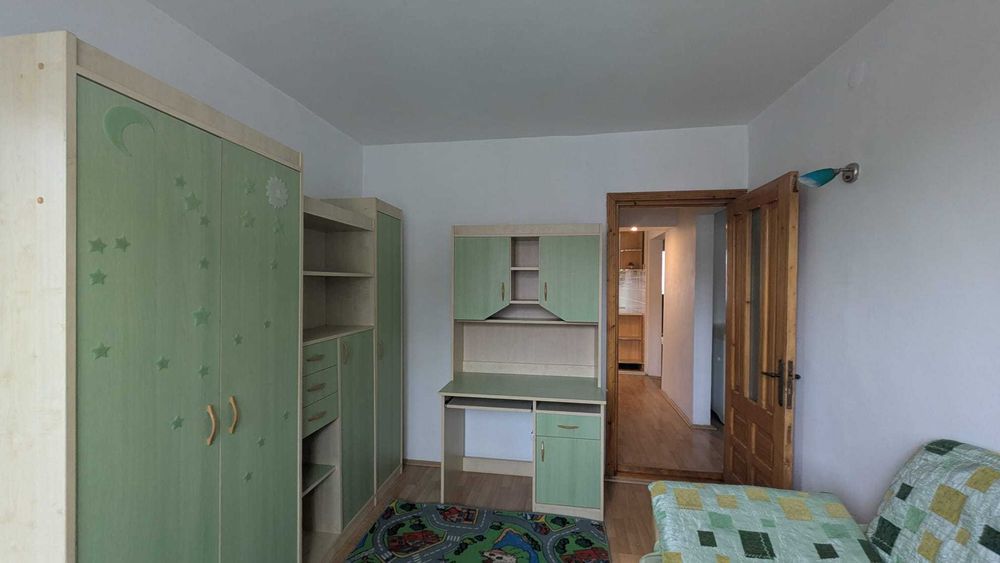 Ofer spre inchiriere apartament 4 camere, Precista, foarte curat