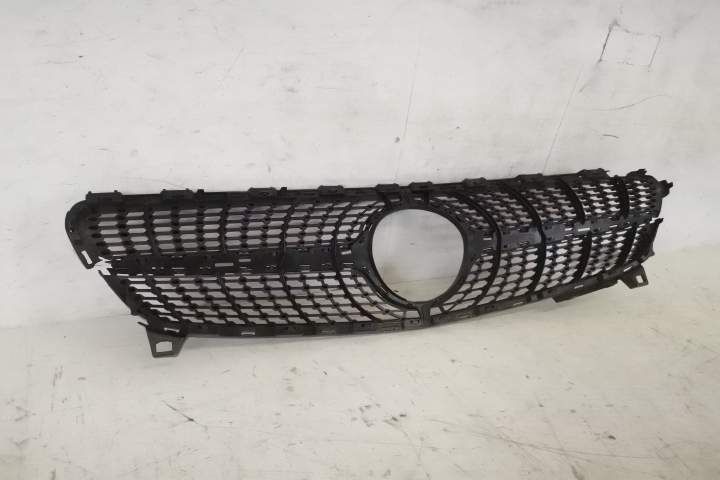 Оригинална централна решетка Мерцедес-Бенц / Mercedes-Benz A-Class W17