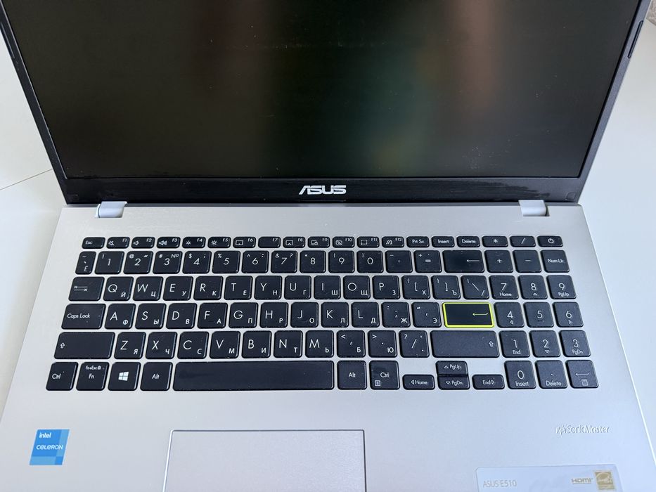 Asus ноутбук 15.6 диагональ