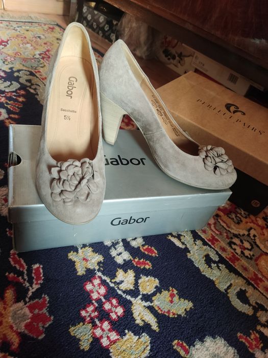 Продам лоферы и туфли