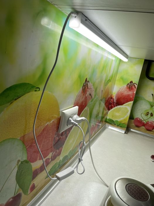 Лампа навесная яркая