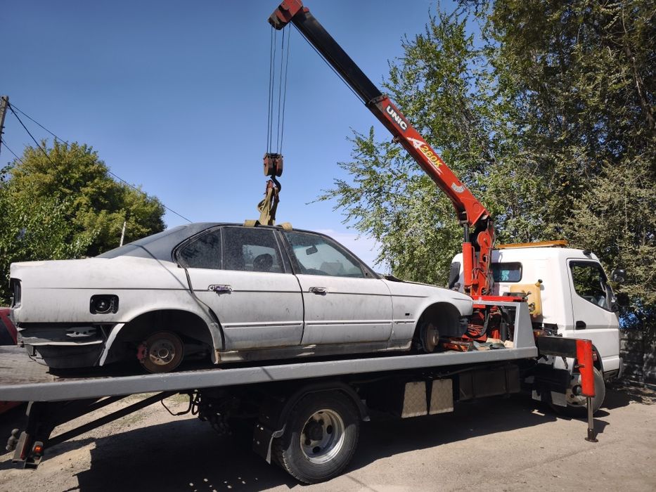 Грузовой эвакуатор манипулятор