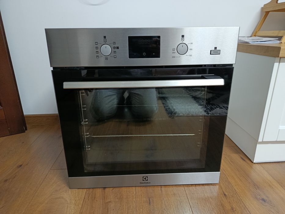 Cuptor electric incorporabil Electrolux