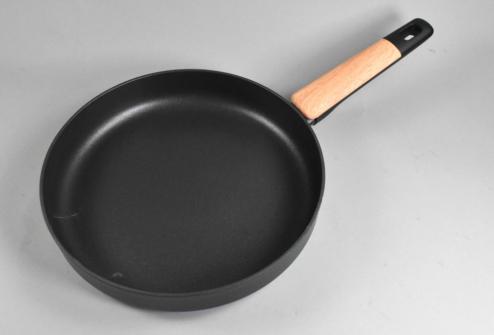 Тиган с тефлоново поркитие 26см