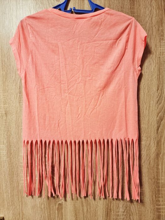 Къса тениска и тениска с ресни