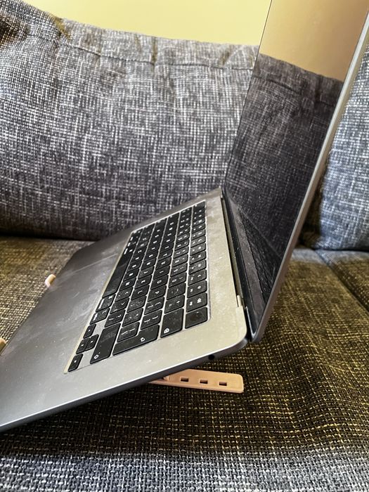 Поставка за лаптоп