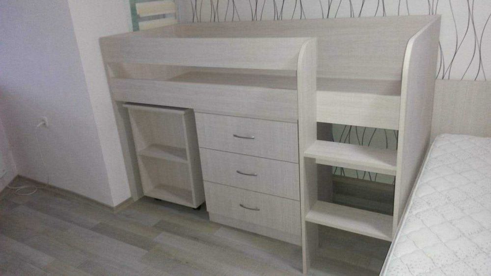 Детско легло с бюро