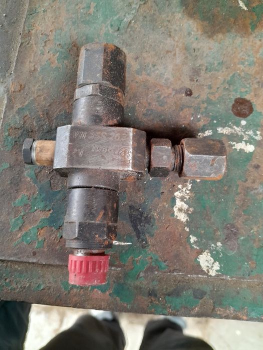 Дюзи четири  броя нови спирачен цилиндър за ifa