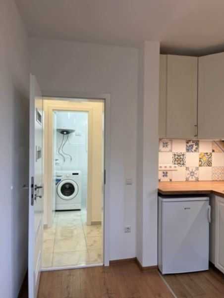 Дава се под наем Тристаен апартамент в София, Лозенец - 65 кв.м за 996.03 € - Снимка #2