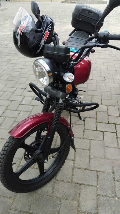 Motocicleta marca SPARK  de 150 cmc cu carte  RAR .