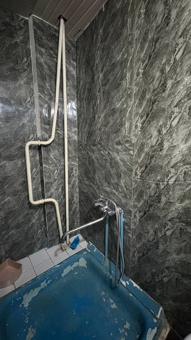 Сергели 4 1/3/9 квартира чистая, бывшие общежитие