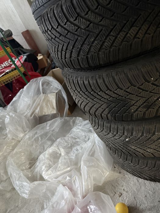 Джанти форд 16 със зимни гуми