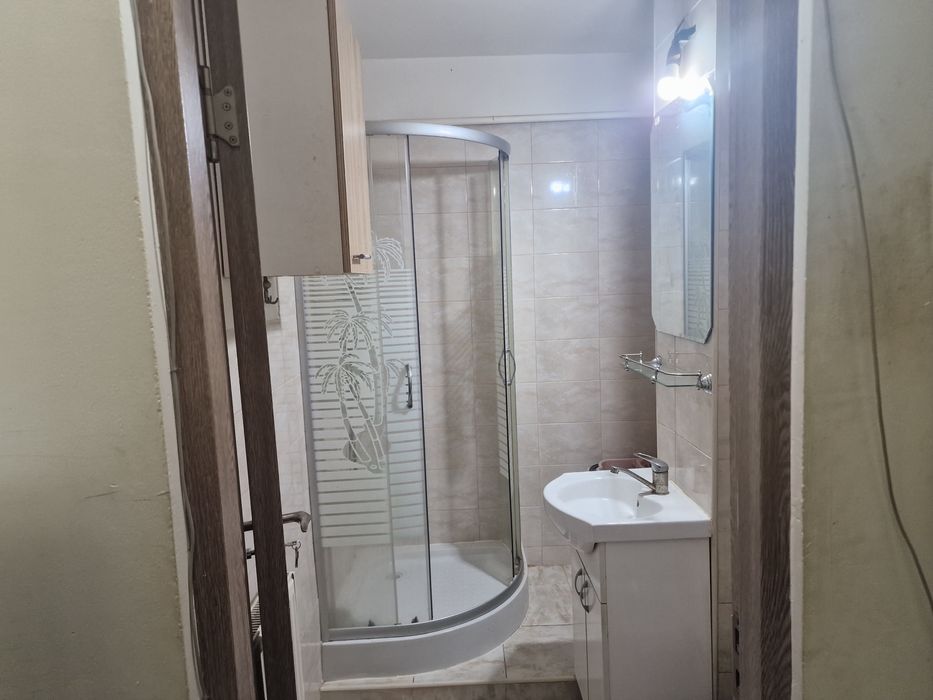 Garsoniera,30mp,etaj3,centrala,balcon, mobilata utilată termopane