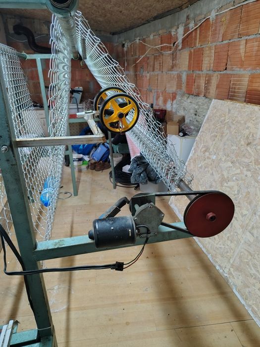 Машина за плетене на оградна мрежа