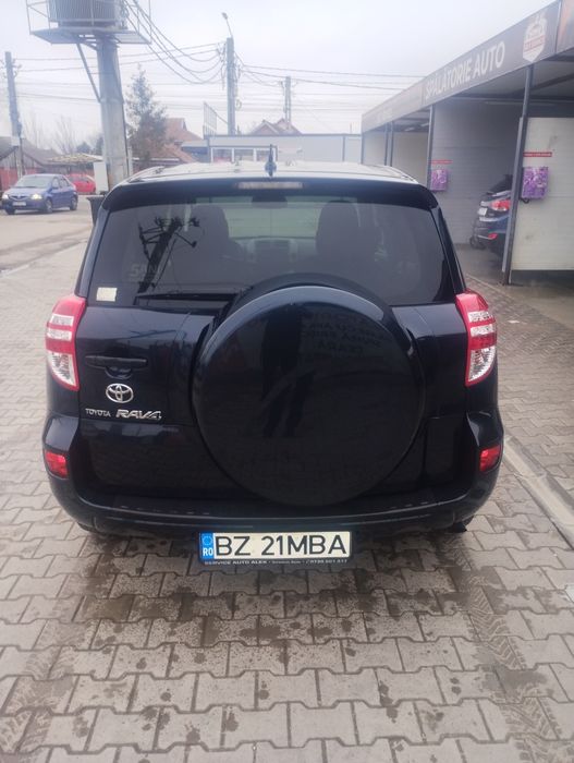 Vând Toyota Rav 4