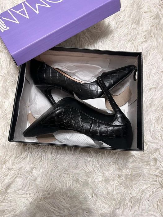 Дамски обувки с ток