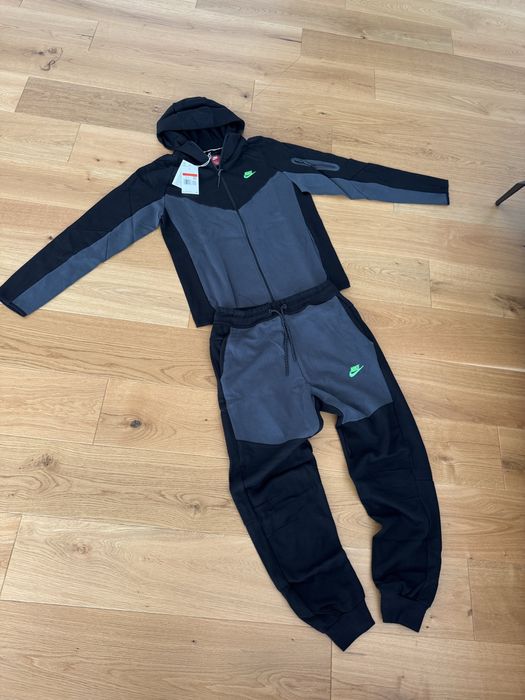 Nike tech fleece