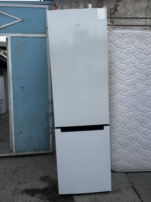 indesit. xoladilnik
