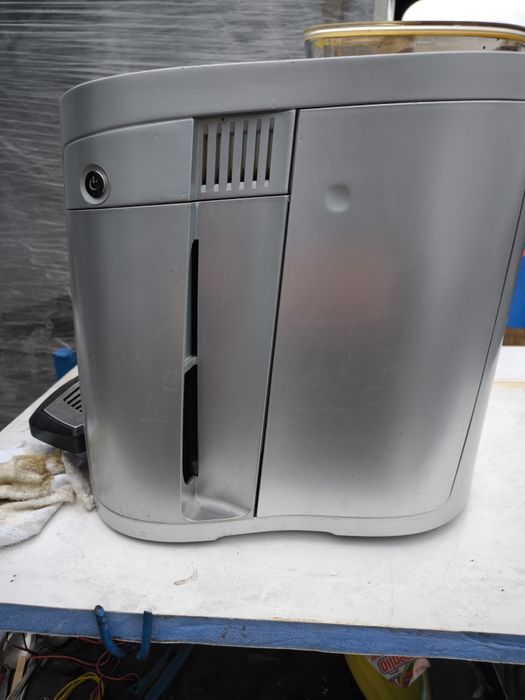 Продавам висок клас кафе машина пълен автомат Saeco Primera Ring