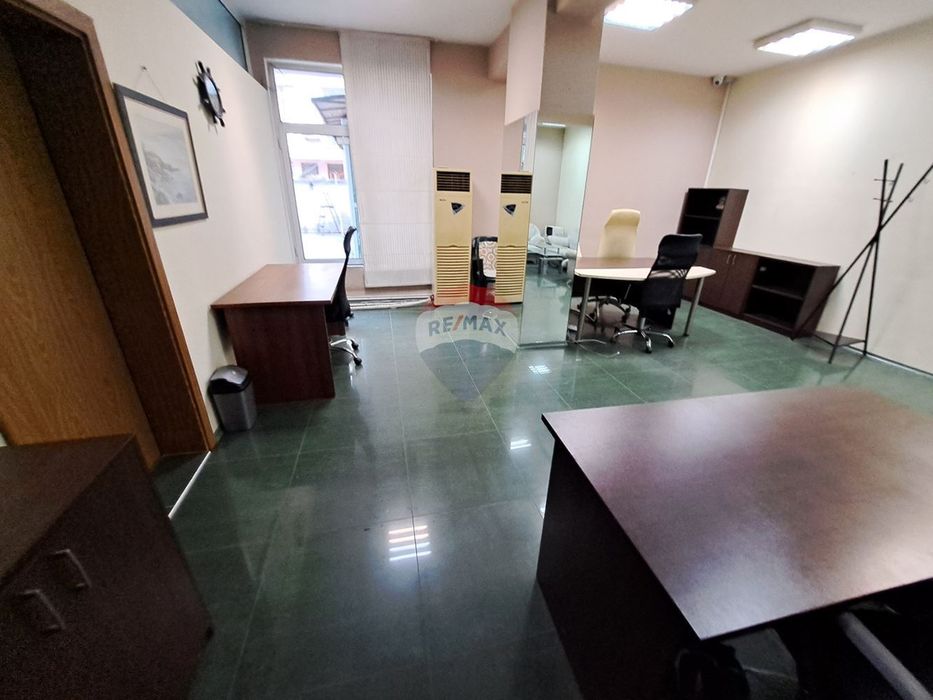 Дава се под наем Офис в Варна, Лятно кино Тракия - 45 кв.м за 255 € - Снимка #2