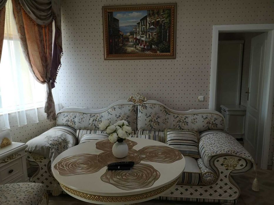 Отдавам апартамент под наем на първа линия в Елените!