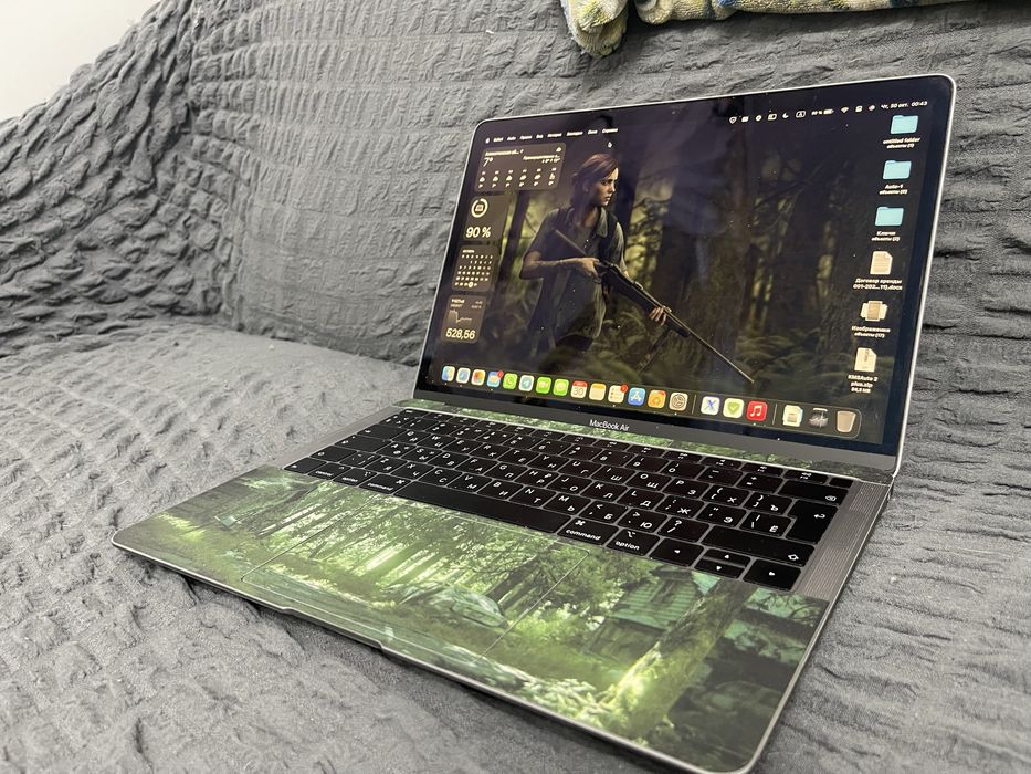 Macbook air 2019 . 8/256