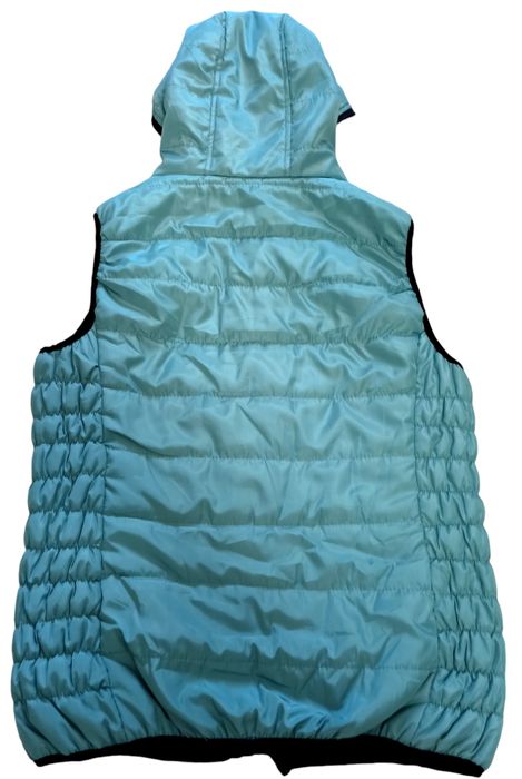 НЕДОРОГО безрукавка балоневая на девочку.