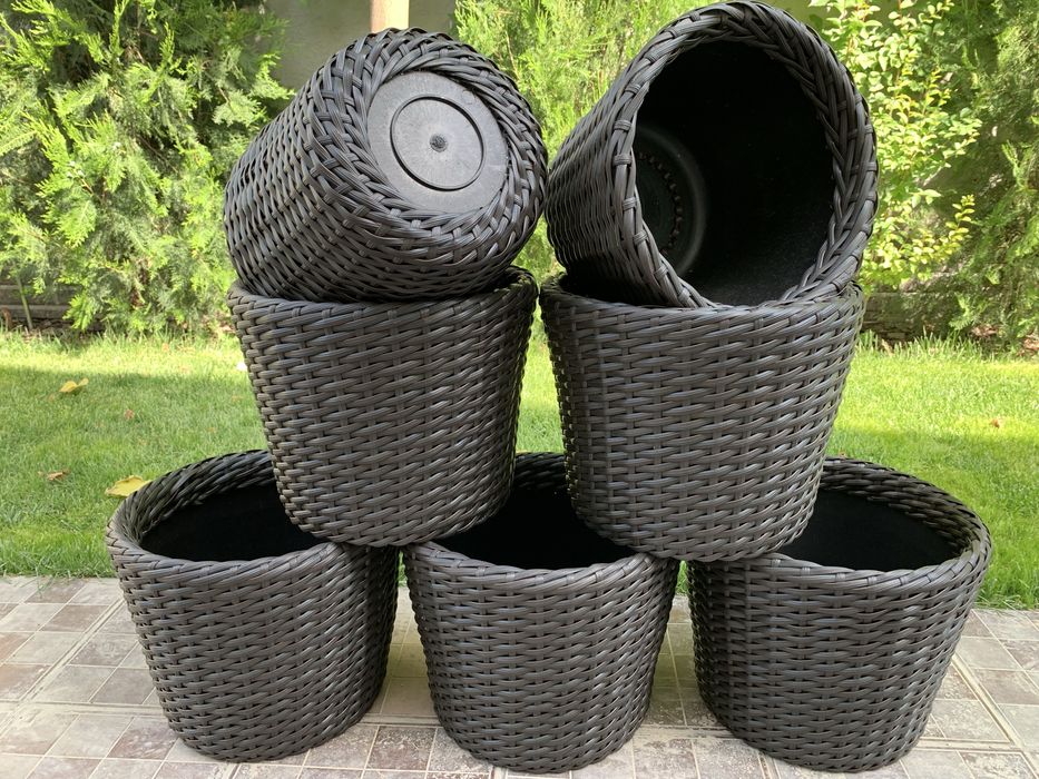 Плетеные кашпо из ротанга