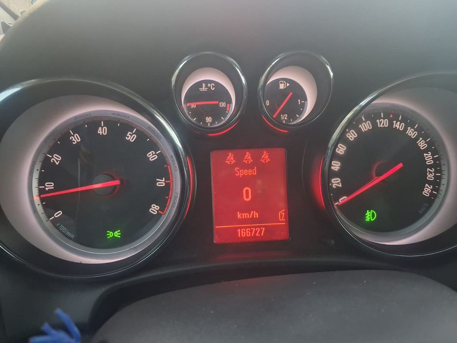 Vând Opel Astra J