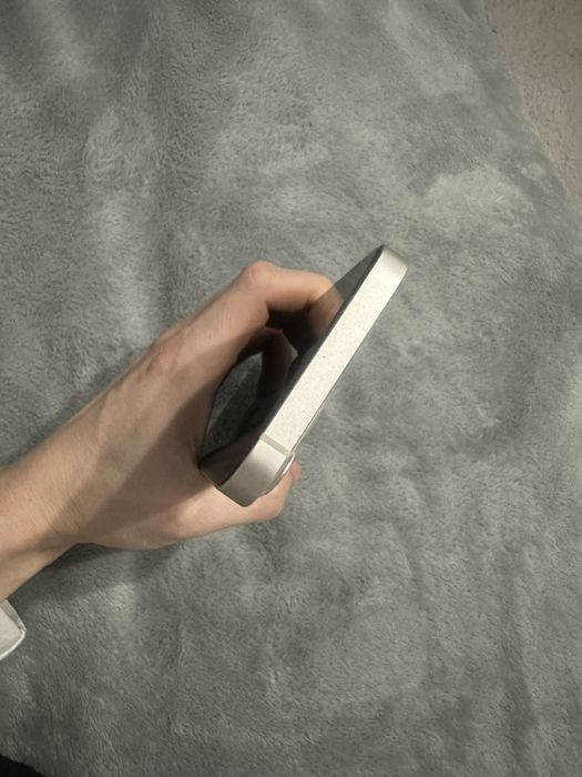 IPHONE 13 128gb в белом цвете