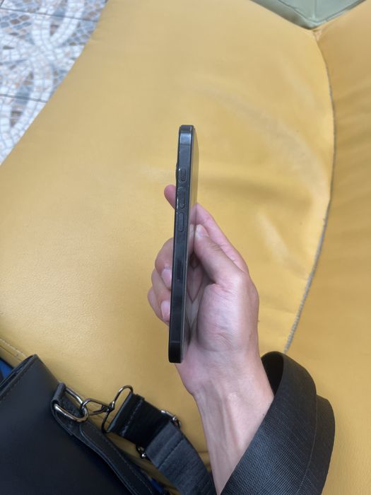 iPhone 16 pro черный