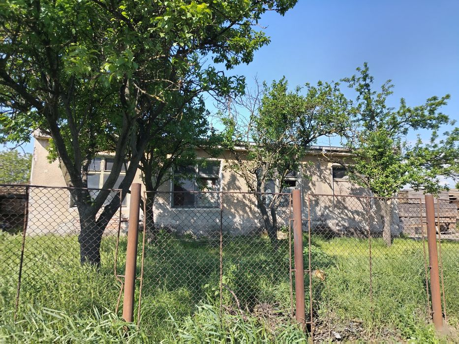 Vand  hala 300m2  și teren aferent 7000 m