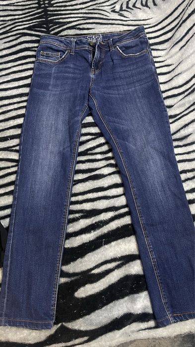 Продам женские джинсы