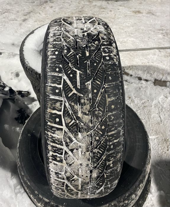 продам комплект зимних шин!