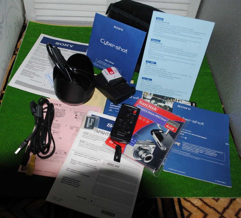 Продам полупрофессиональный цифровой фотоаппарат Sony