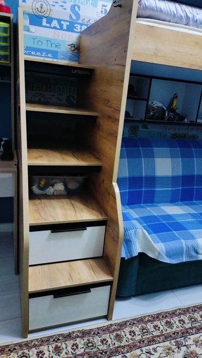 Кровать двухъярусная